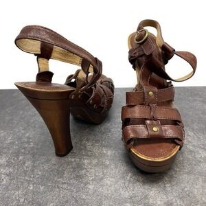 FRYE Dara‎ T Strap Platform Sandals Womens 9 M Brown Leather 5" Wood Heels 73665